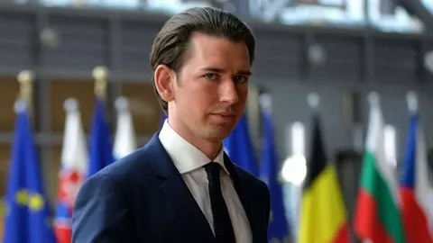 Себастьян Курц