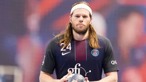 Миккель Хансен