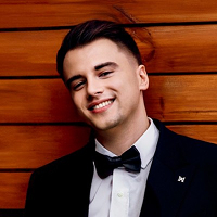 Александр Холоденко