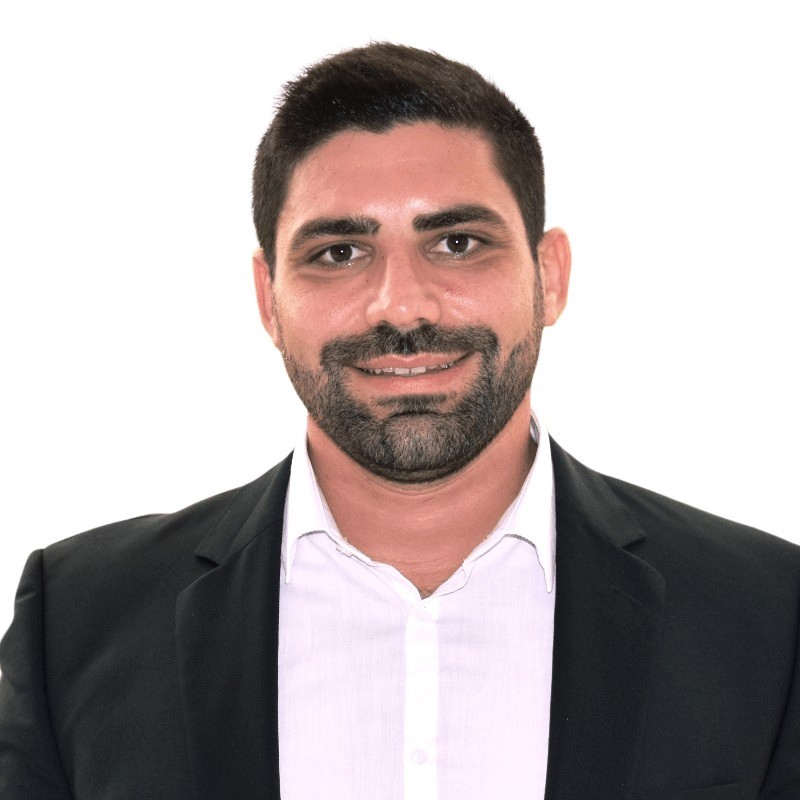 Андреас Константину