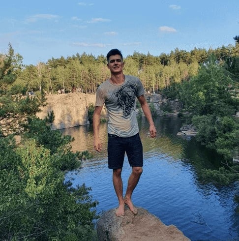 Артем Мнищенко