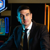 Касра Гахарян