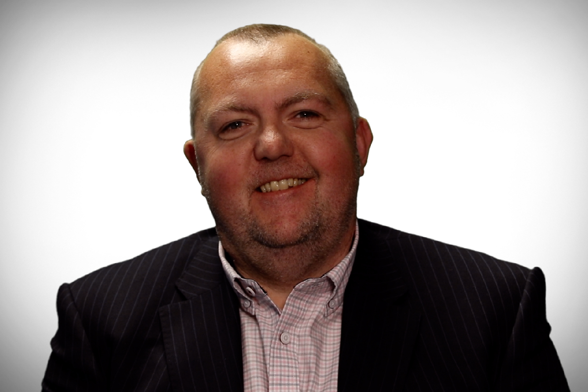 Мэтью Робинс