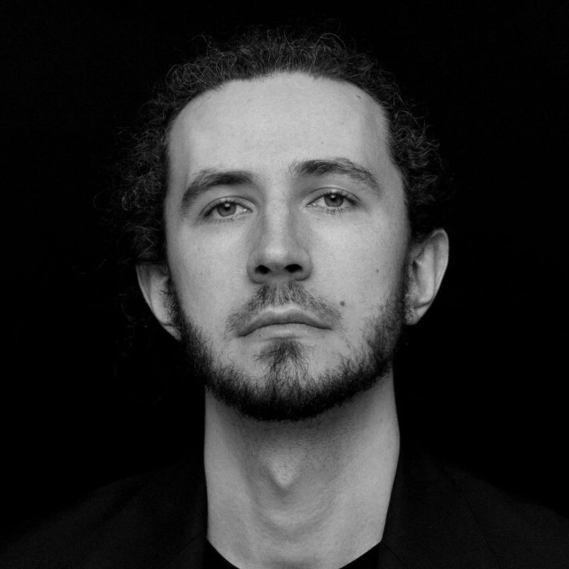 Роман Мануйлов